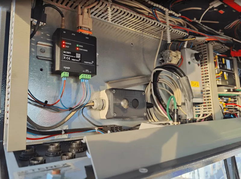 SCGR1 receiver (FemtoTec) in a straddle carrier control box